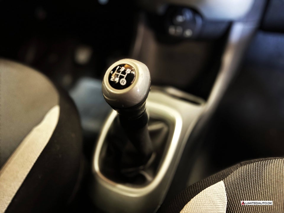 Toyota Aygo 1,0 VVT-i x-press 5d