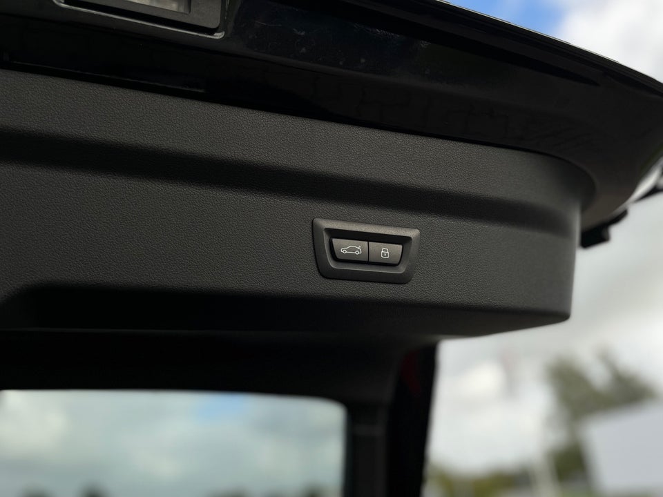 BMW iX2 eDrive20 M-Sport 5d
