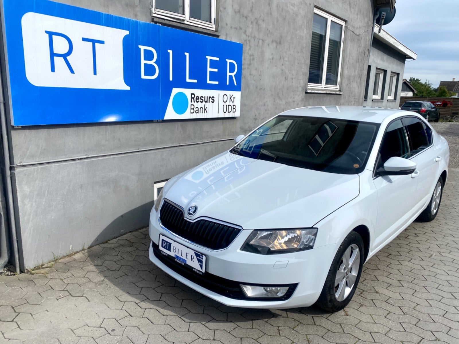 Skoda Octavia 1,6 TDi 110 Ambition DSG 5d