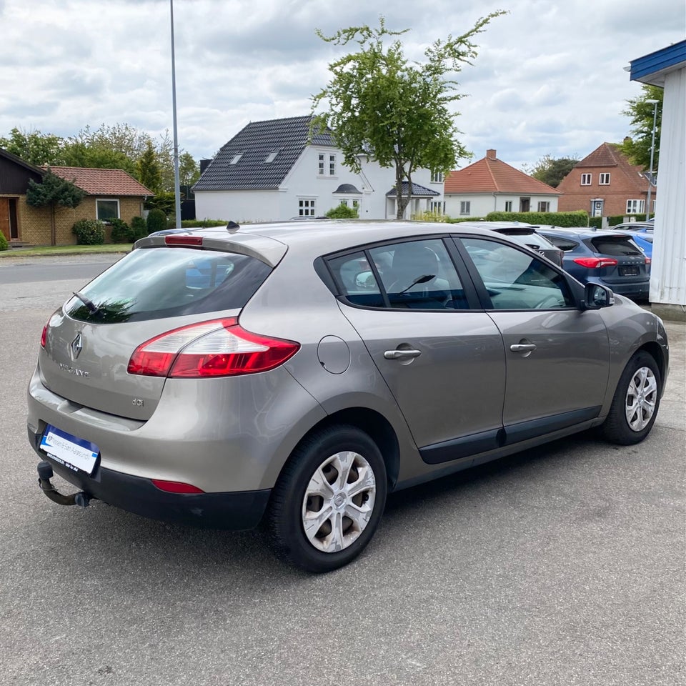 Renault Megane III 1,5 dCi 90 Authentique 5d
