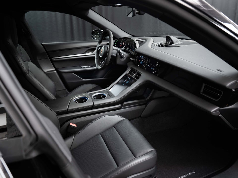 Porsche Taycan 4 Performance+ Cross Turismo 5d