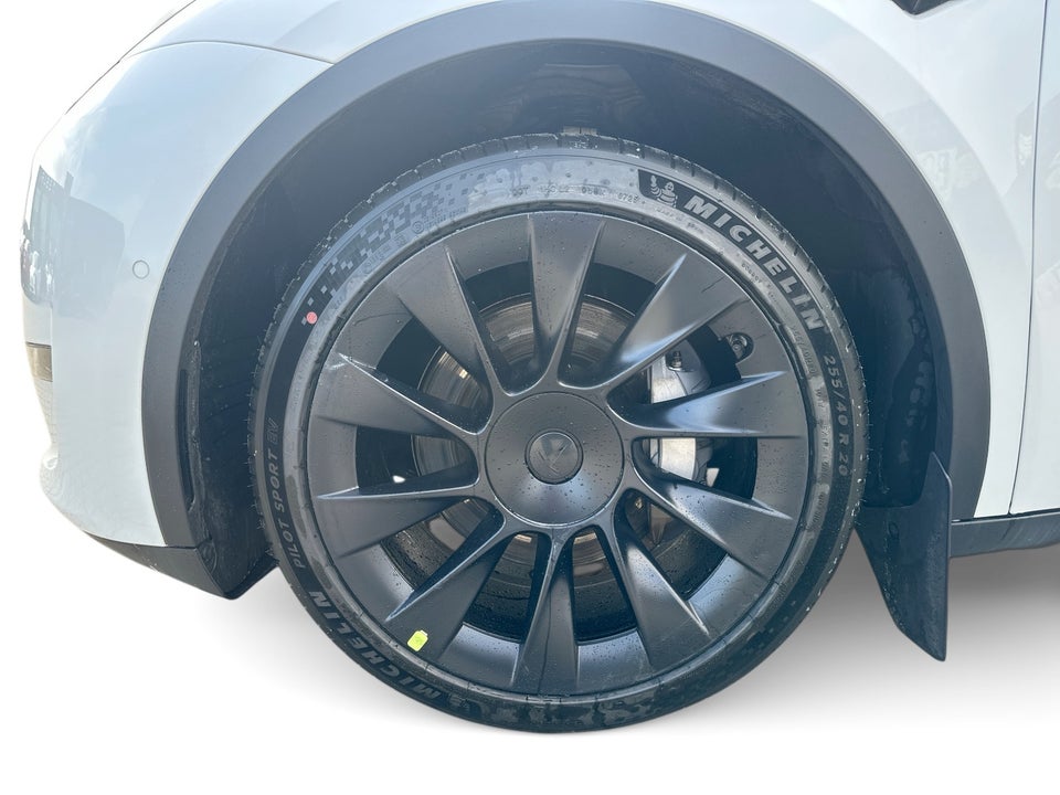 Tesla Model Y Long Range AWD 5d