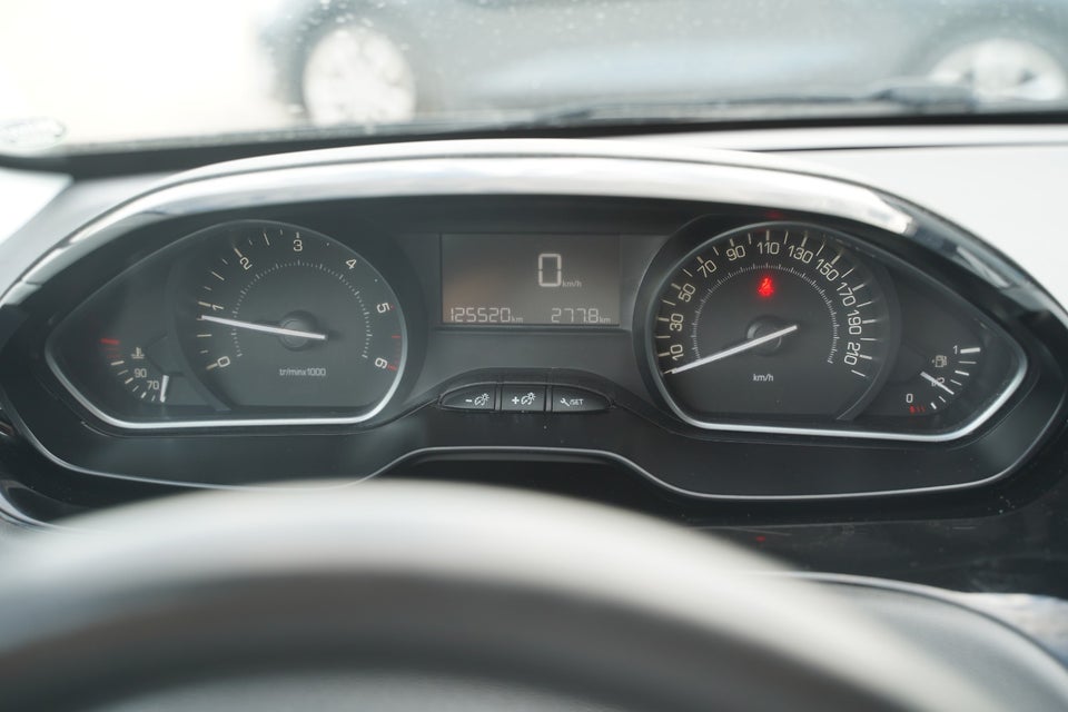 Peugeot 208 1,5 BlueHDi 100 Envy 5d