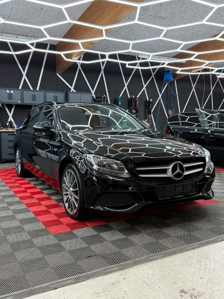 Mercedes C220 d 2,2 AMG Line stc. aut. 5d