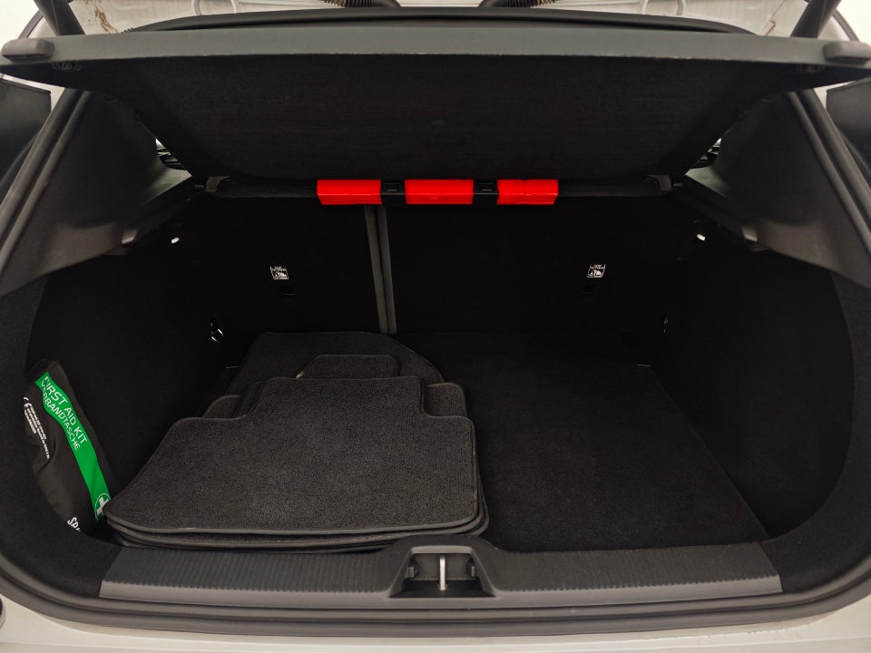 Volvo EX30 Standard Range Plus 5d