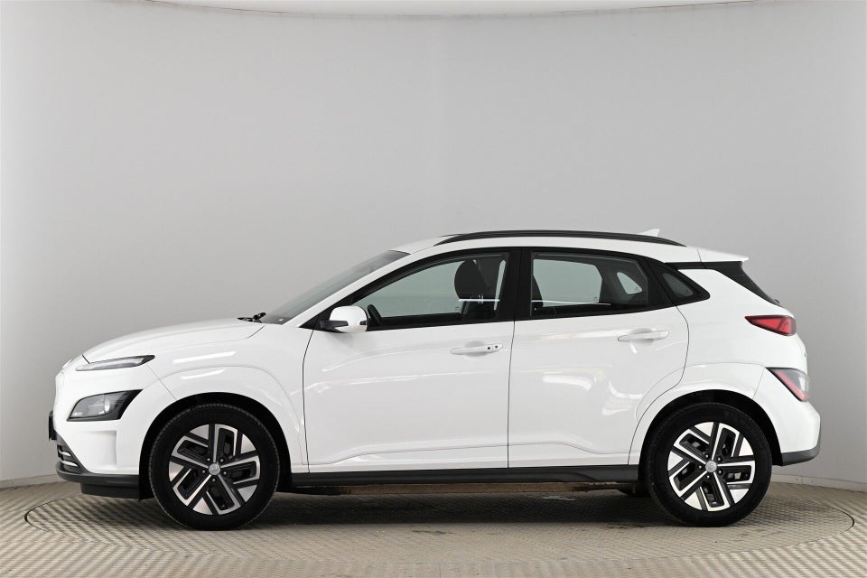 Hyundai Kona 64 EV Essential 5d