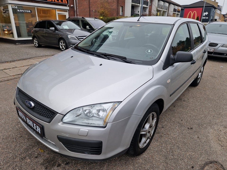 Ford Focus 1,6 Trend 100 5d