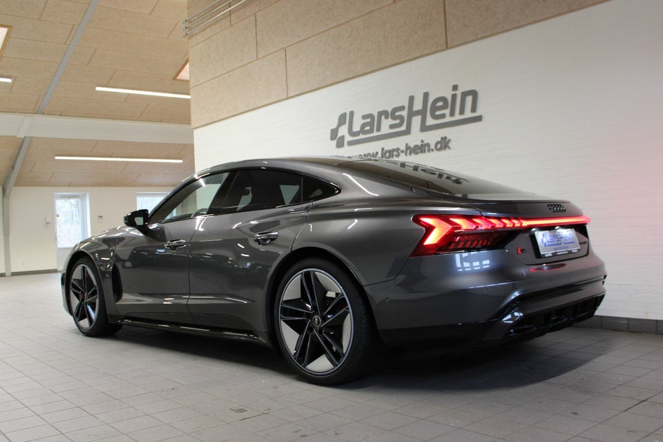 Audi RS e-tron GT quattro 4d