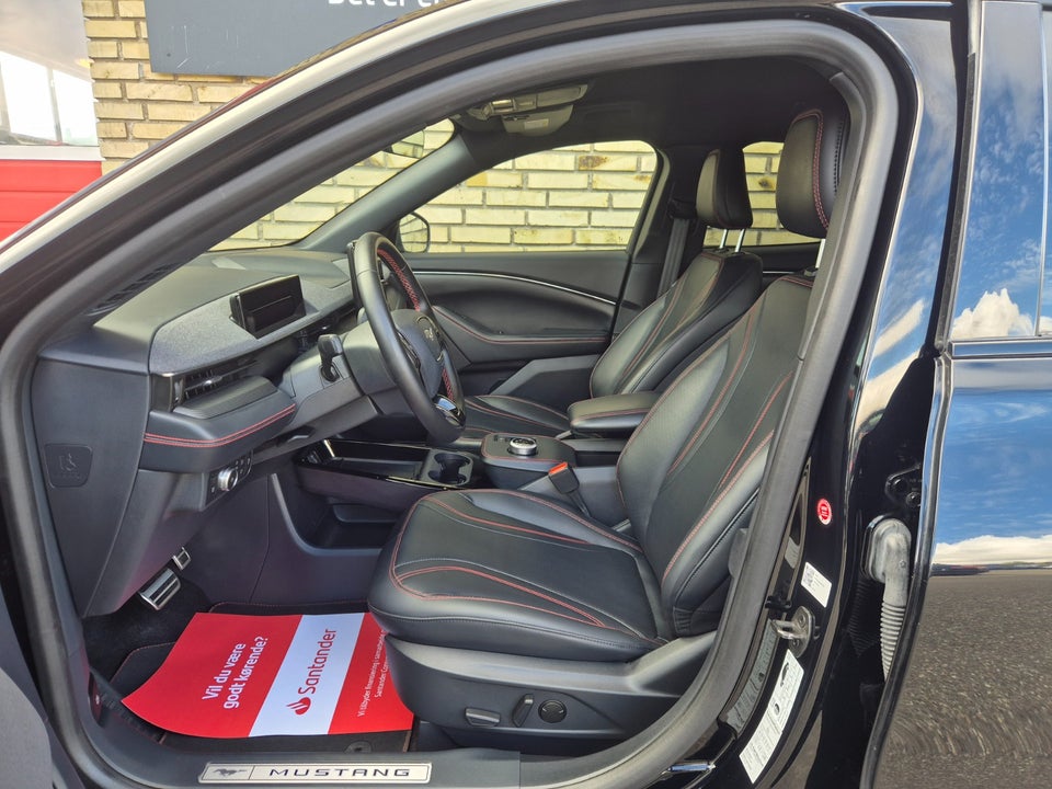 Ford Mustang Mach-E 98 Extended Range AWD 5d