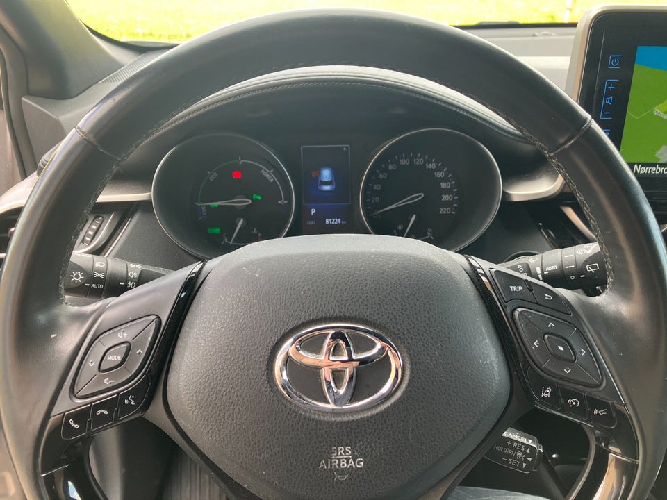 Toyota C-HR 1,8 Hybrid Premium Selected CVT 5d