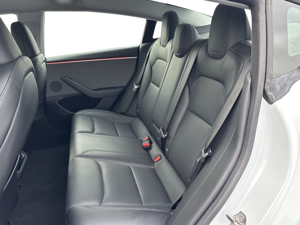 Tesla Model 3 RWD 4d