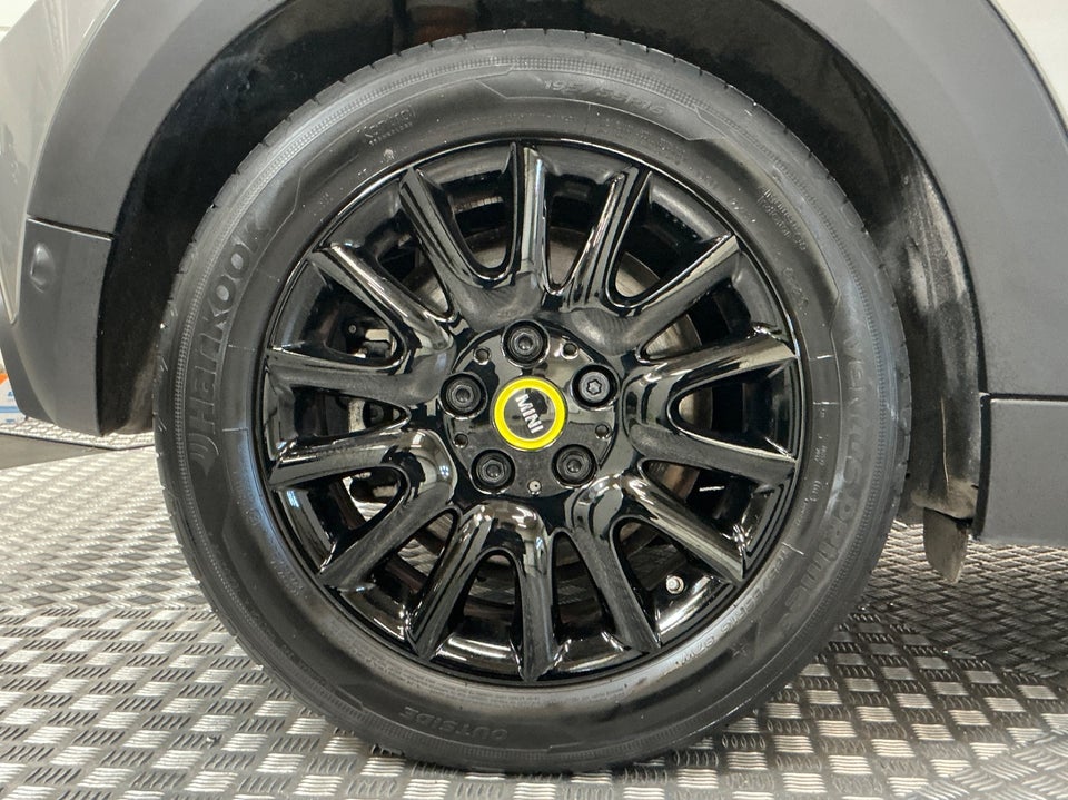 MINI Cooper SE Classic Trim 3d