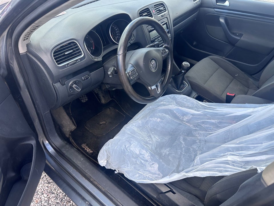 VW Golf VI 1,6 TDi 105 Comfortline Variant BMT 5d