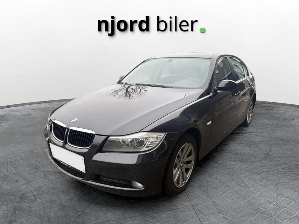 BMW 320i 2,0  4d