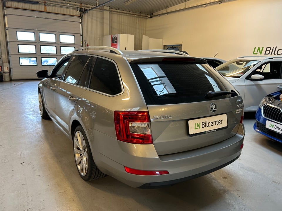 Skoda Octavia 1,8 TSi 180 Elegance Combi DSG 5d