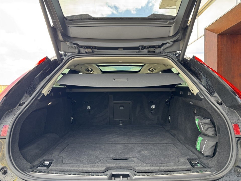 Volvo V90 2,0 T8 ReCharge Ultimate Dark aut. AWD 5d