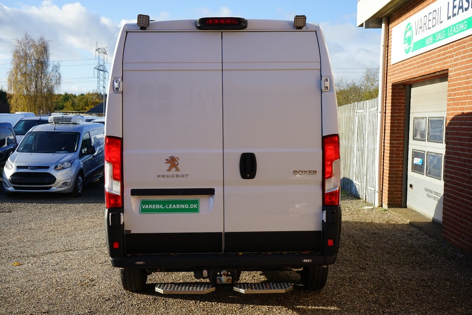 Peugeot Boxer 333 2,2 BlueHDi 140 L2H2 Premium