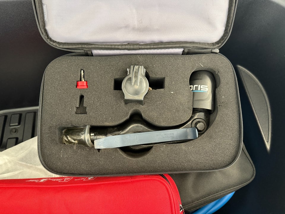 Tesla Model Y Long Range AWD 5d