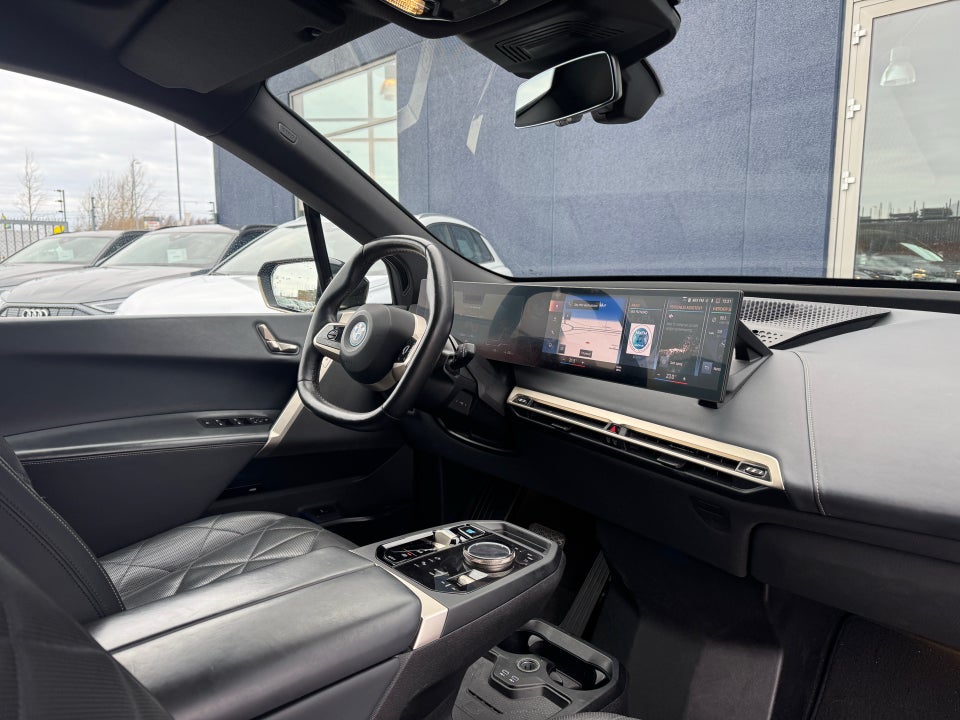 BMW iX xDrive40 Supercharged 5d