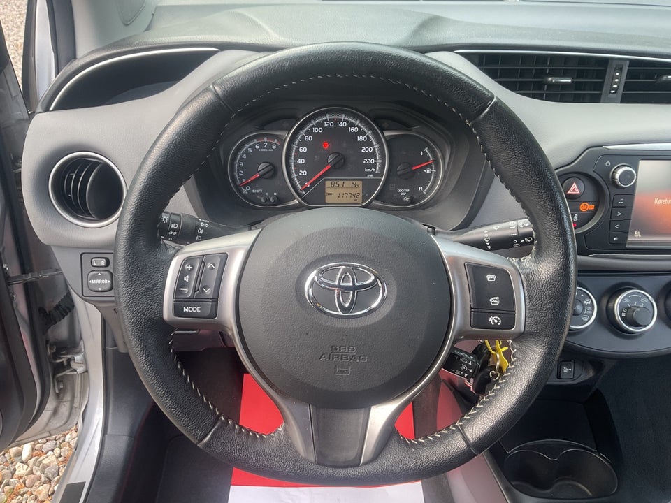 Toyota Yaris 1,3 VVT-i T2 Limited 5d