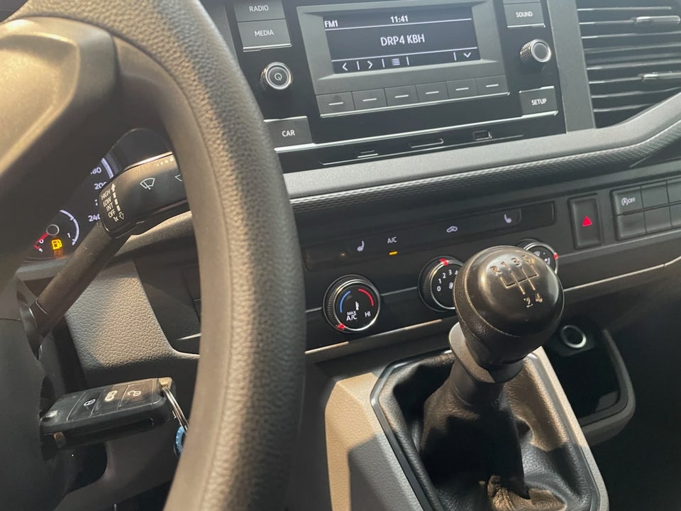 VW Transporter 2,0 TDi 110 Kassevogn kort