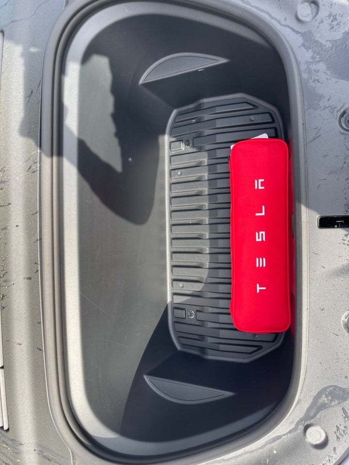 Tesla Model Y Long Range RWD 5d