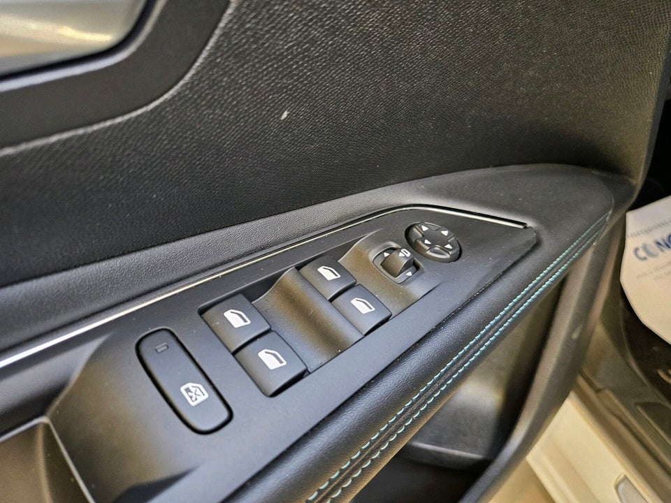Peugeot 3008 1,6 Hybrid Performance Sport Limited EAT8 5d