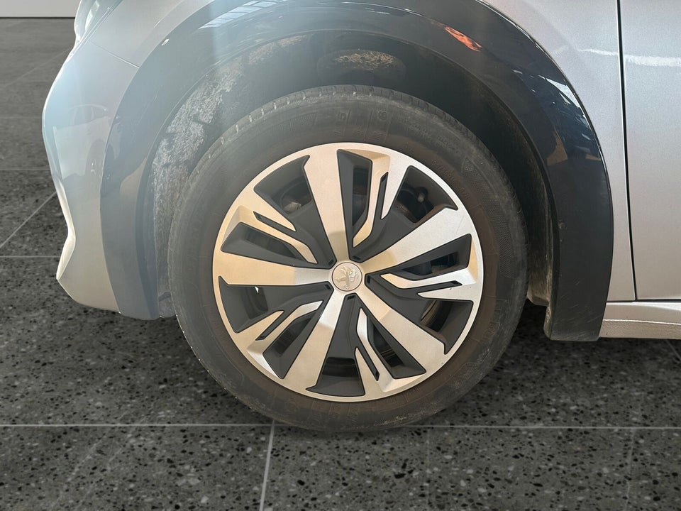 Peugeot e-208 50 Active 5d