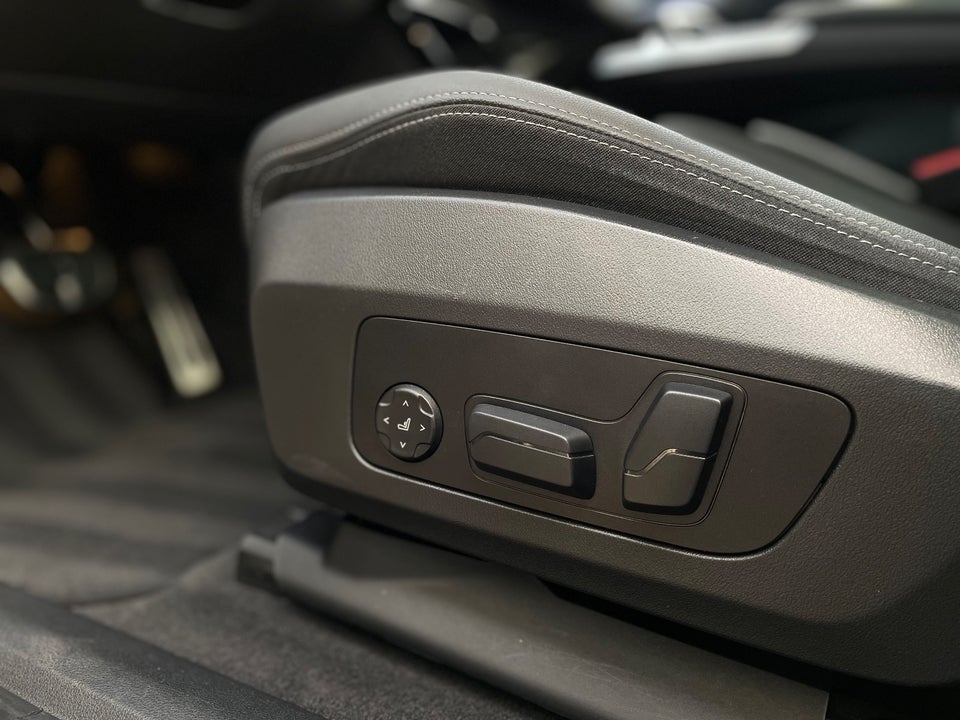 BMW iX2 xDrive30 M-Sport 5d