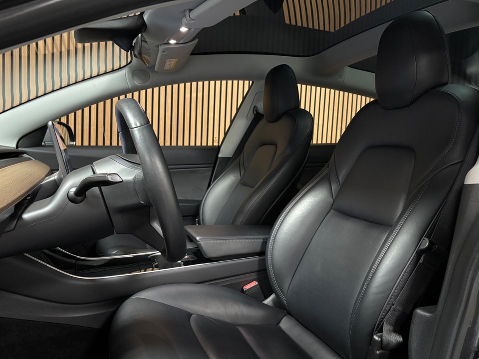 Tesla Model 3 Standard Range+ RWD 4d