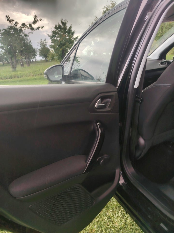 Peugeot 208 1,0 VTi Active 5d
