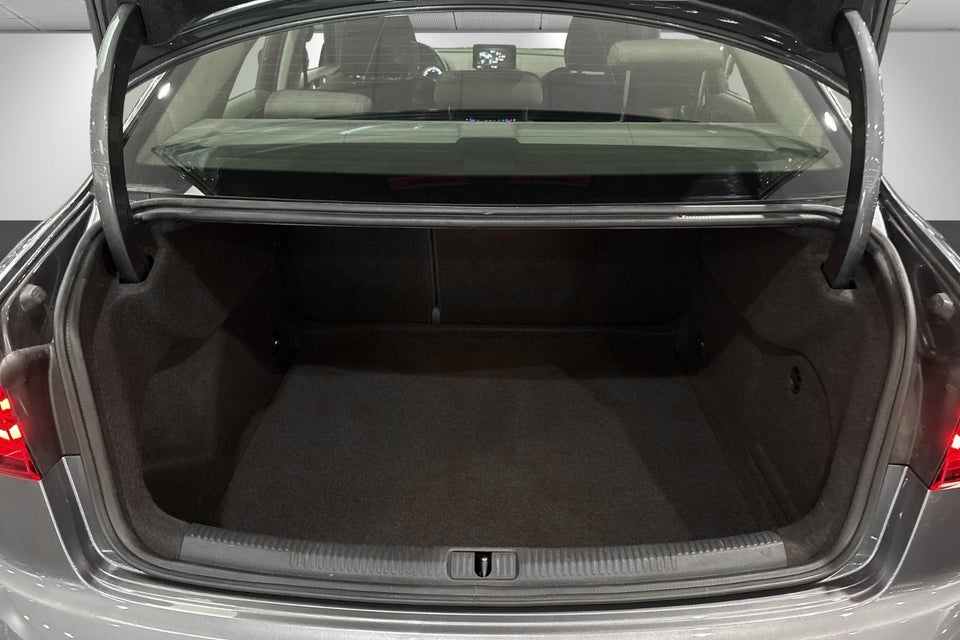 Audi A3 35 TFSi Sport Limited S-tr. 4d