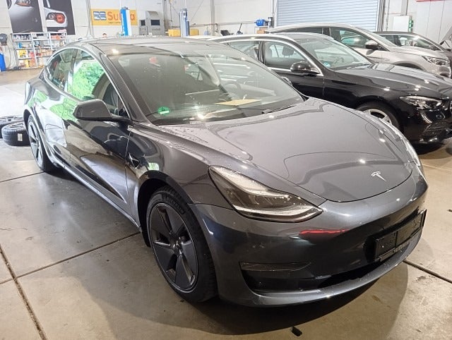 Tesla Model 3 Long Range AWD 4d