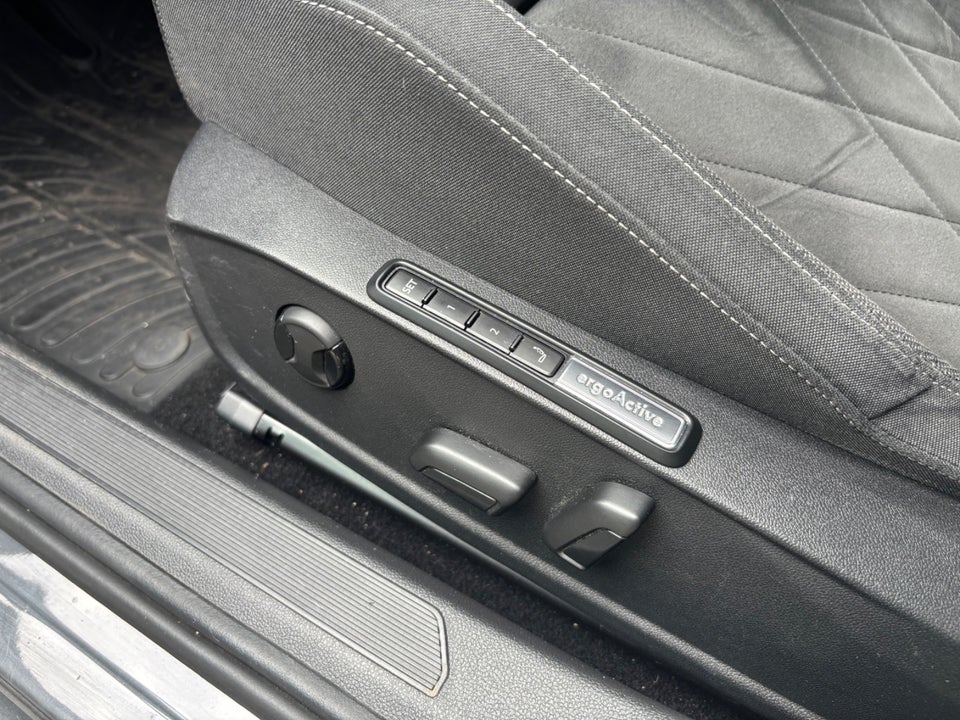 VW Golf VIII 1,5 eTSi 150 Style DSG 5d