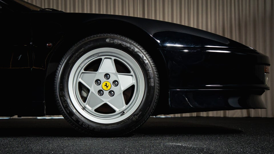 Ferrari Testarossa 4,9  2d