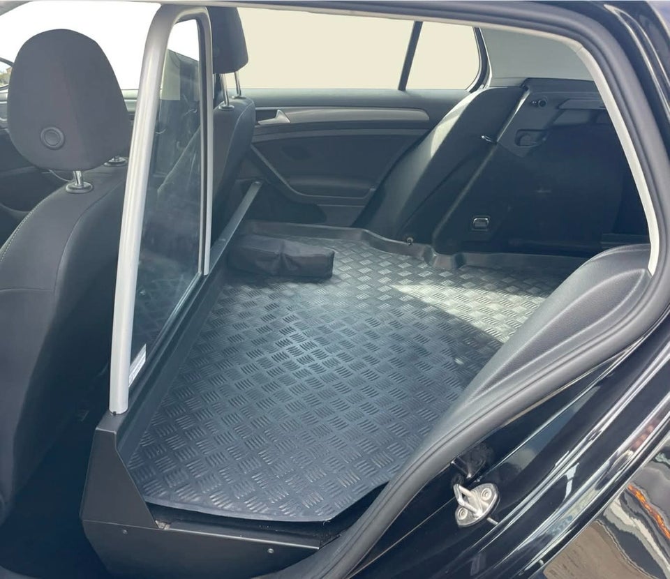 VW Golf VII 1,6 TDi 105 Highline DSG BMT Van 5d