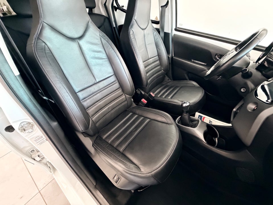 Toyota Aygo 1,0 VVT-i x-press 5d