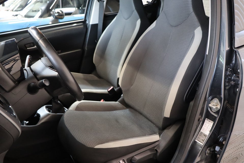 Toyota Aygo 1,0 VVT-i x-press 5d