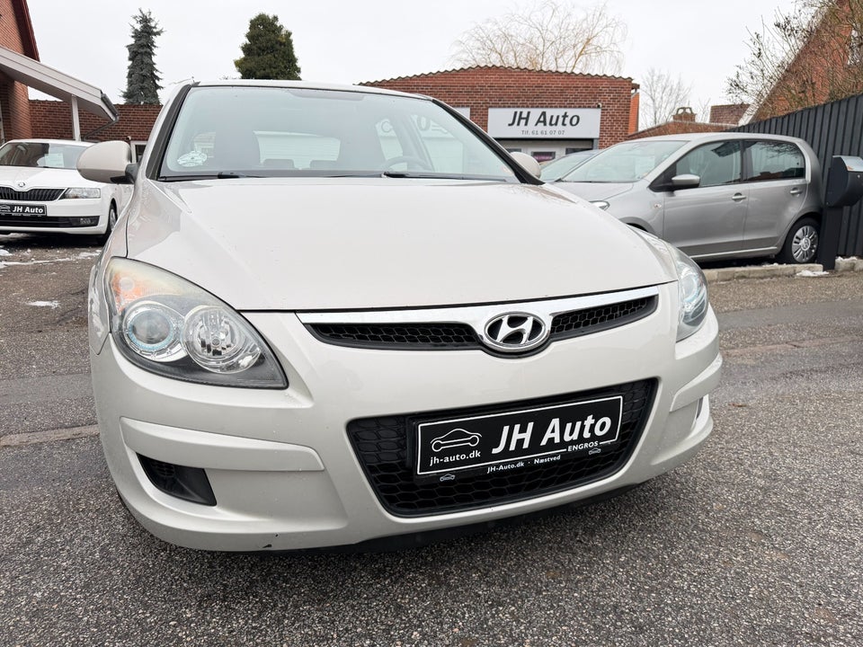 Hyundai i30 1,4 CVVT 109 Classic Sun 5d