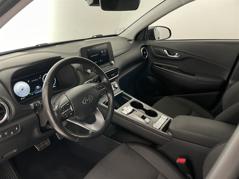 Hyundai Kona 64 EV Essential 5d