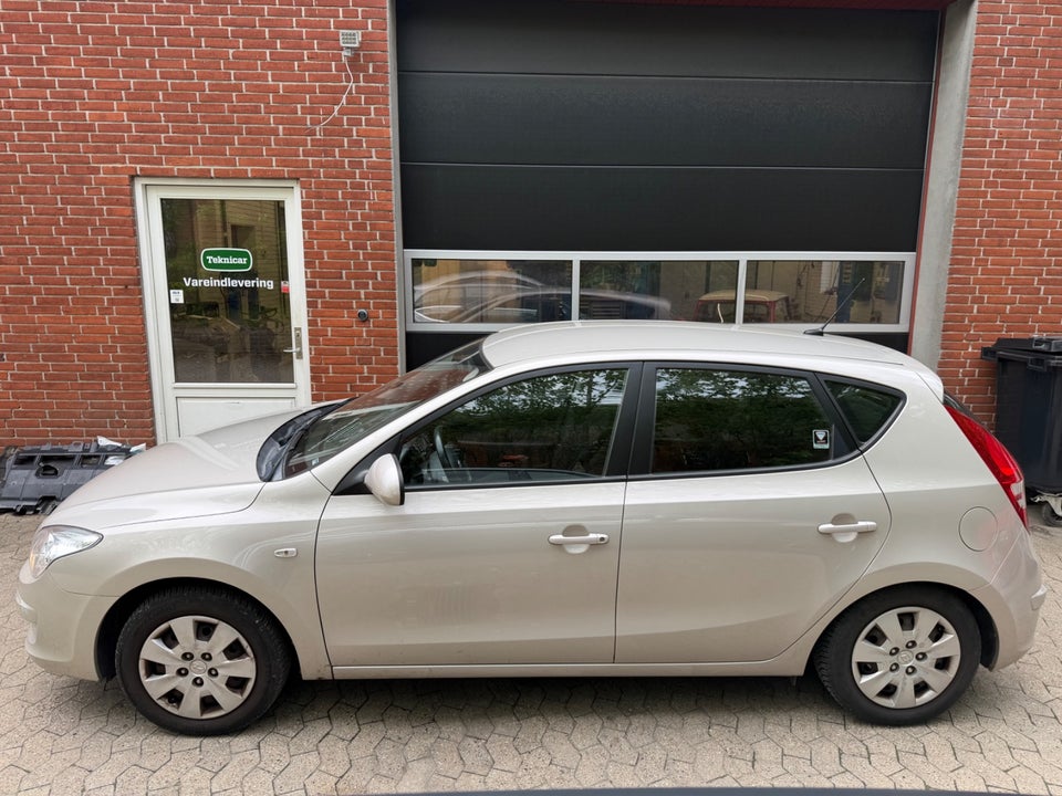 Hyundai i30 1,4 CVVT 109 Comfort 5d
