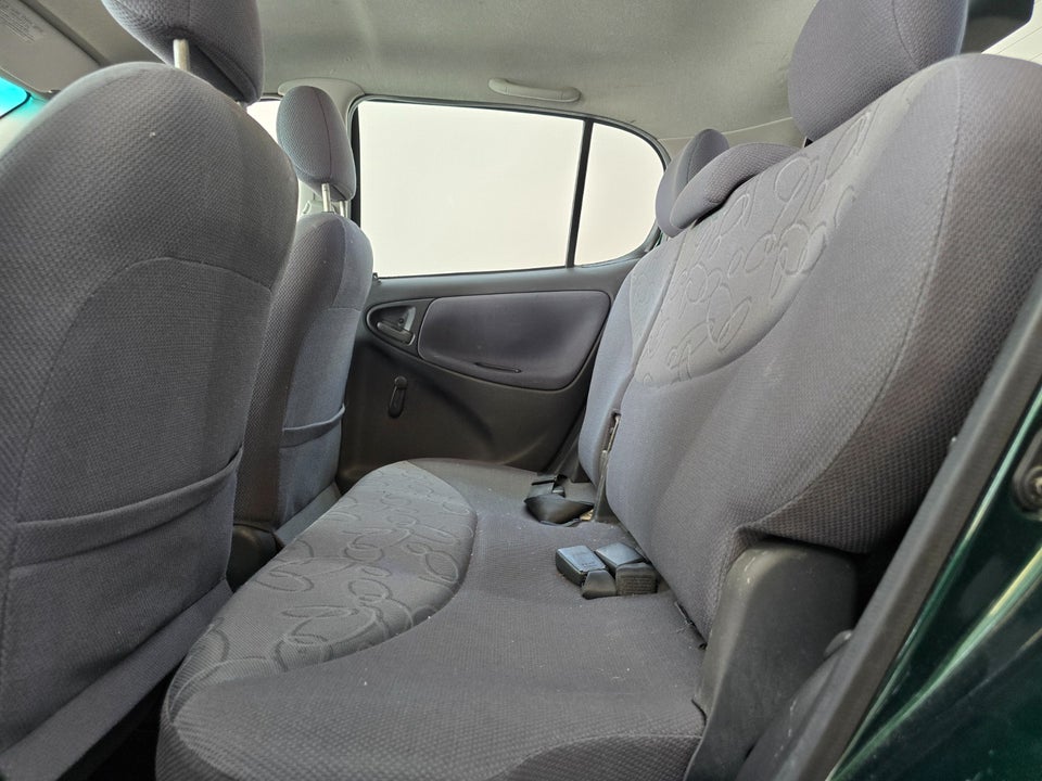 Toyota Yaris 1,3 Luna 5d