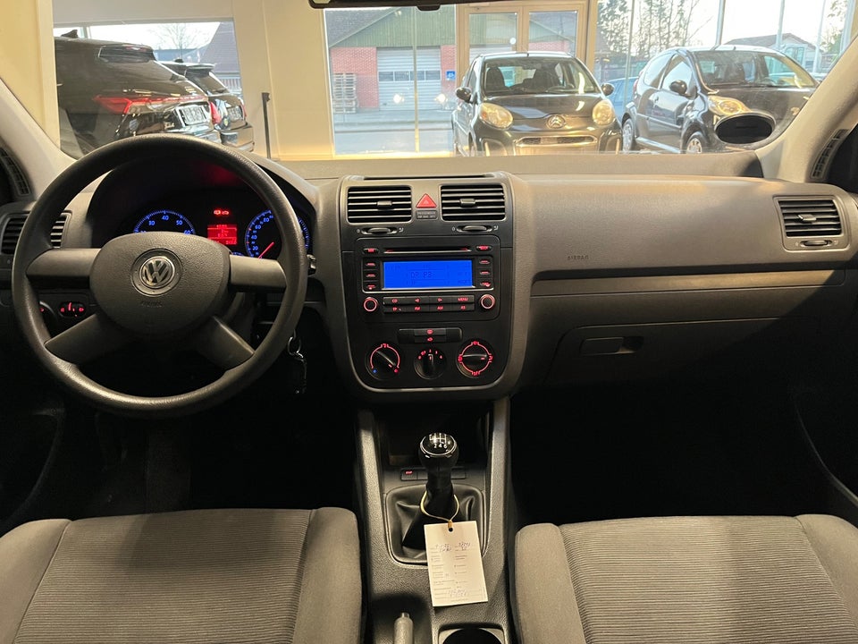 VW Golf V 1,6 FSi Trendline 5d