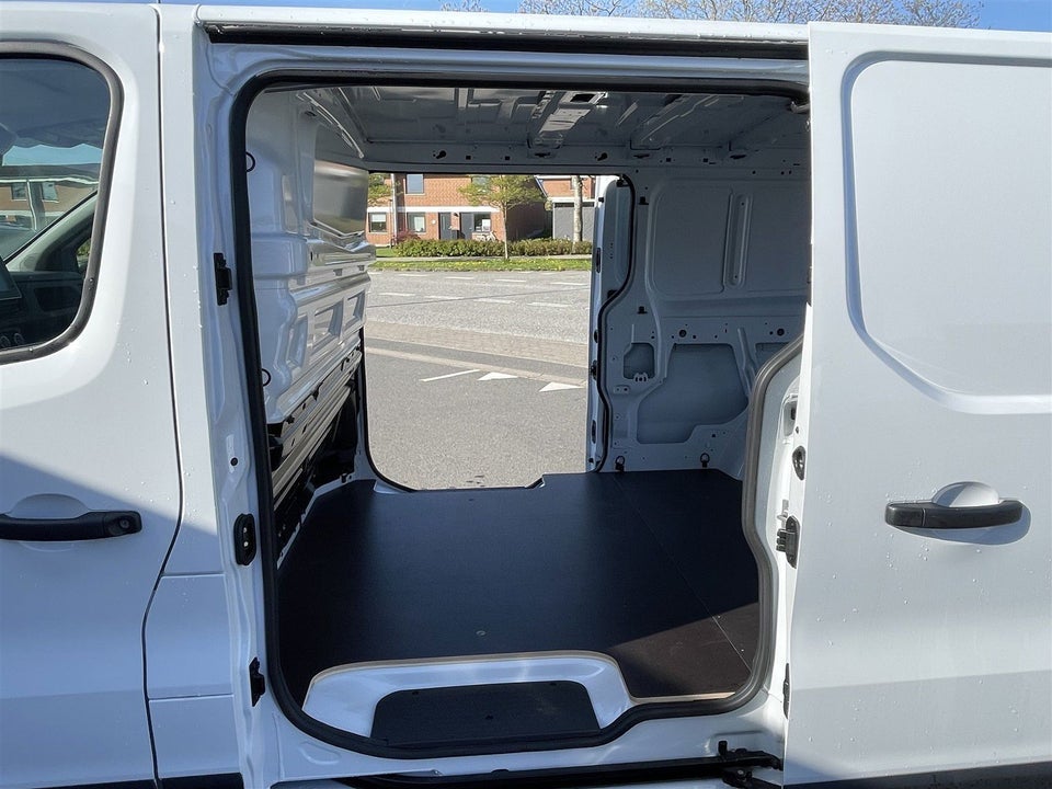 Renault Trafic 2,0 dCi 130 L2H1