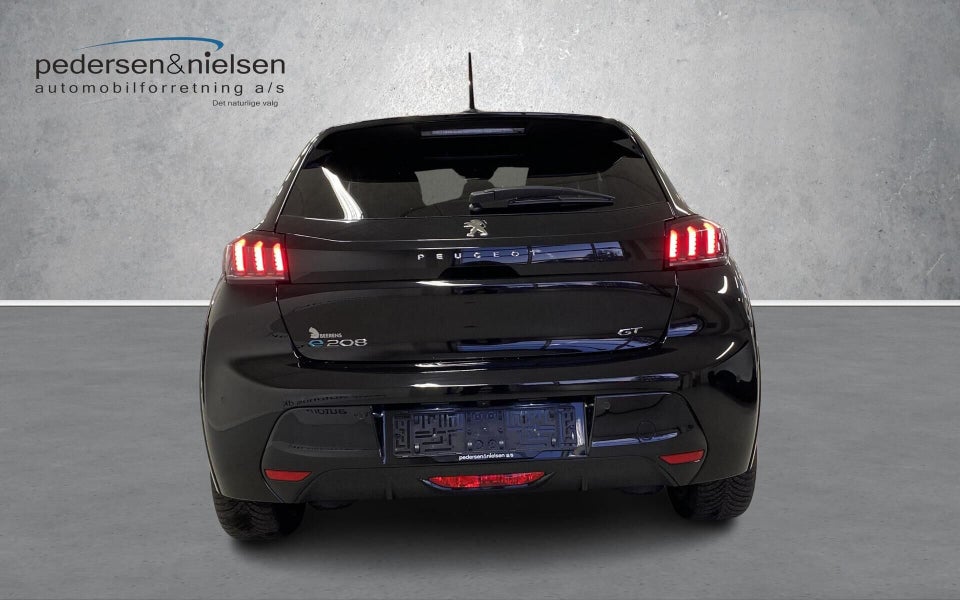 Peugeot e-208 50 GT 5d