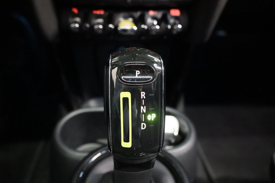 MINI Cooper SE Maximise 3d