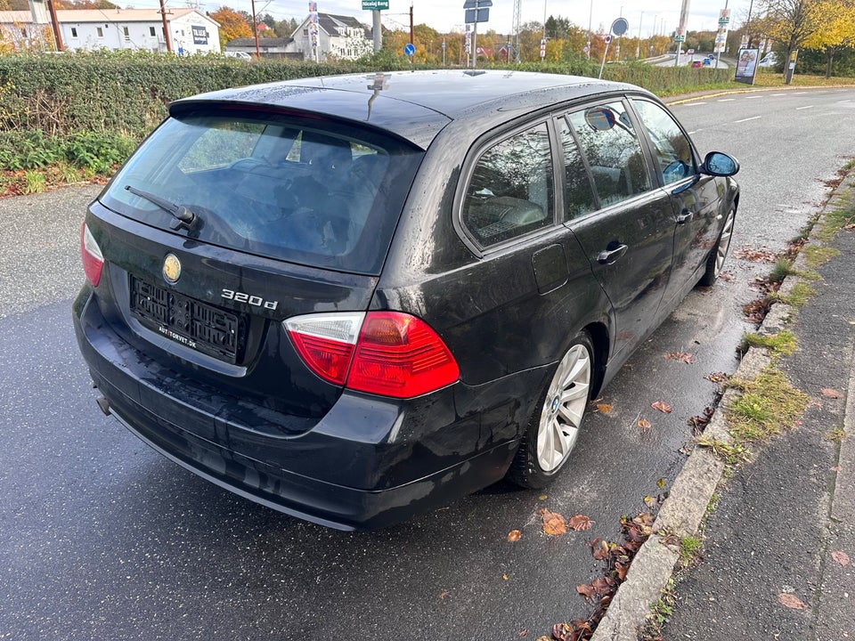 BMW 320d 2,0 Touring Steptr. 5d