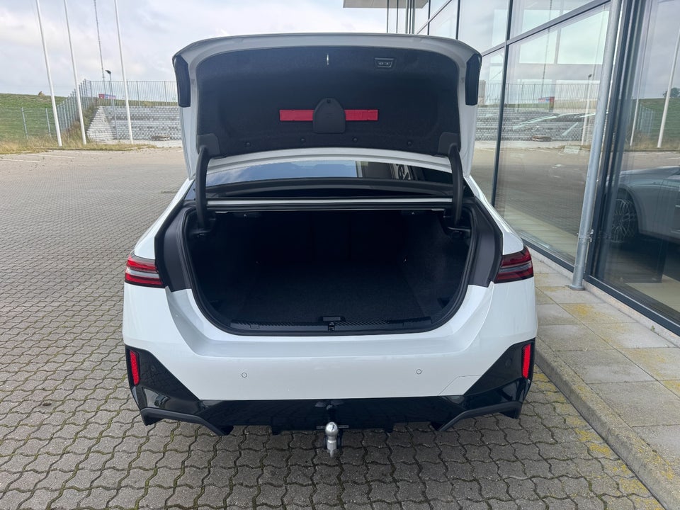 BMW i5 eDrive40 M-Sport Pro 4d