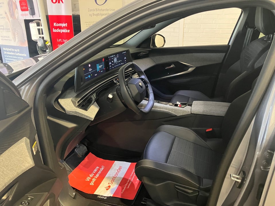 Peugeot e-5008 77 Allure 7prs 5d