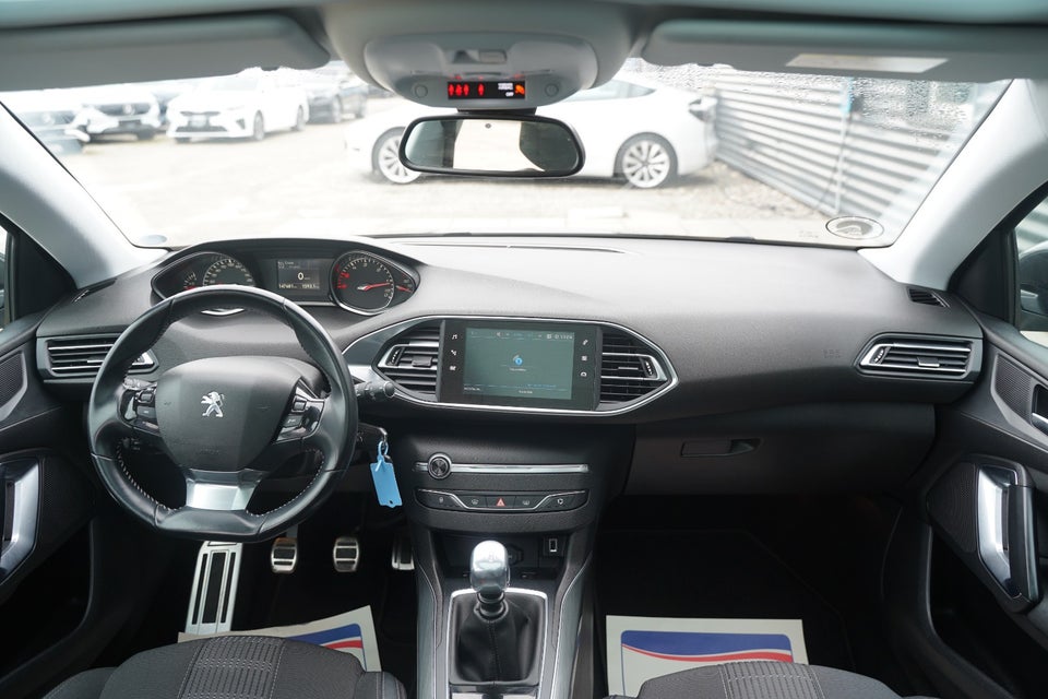 Peugeot 308 1,6 BlueHDi 120 Selection Sky SW 5d